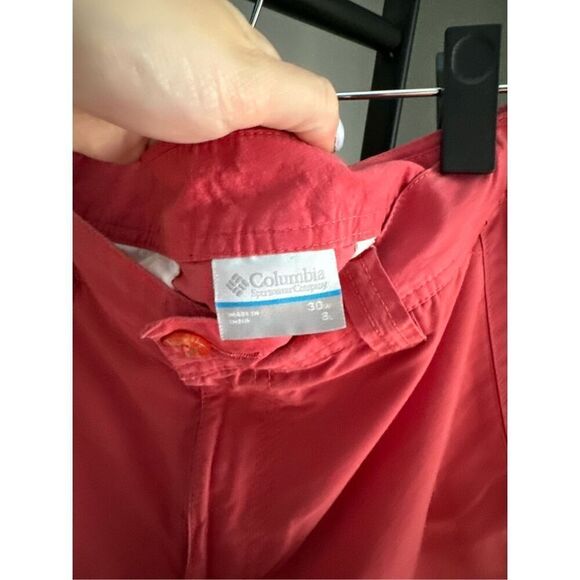 Columbia‎  Outdoor Casual Men’s Red Shorts Size 30 Flat Front - Picture 3 of 3